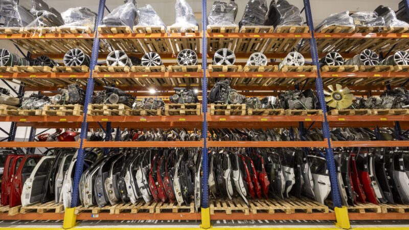 ‘Desmanche legal’ da Stellantis, dona da Fiat, chega a 9 mil peças reaproveitadas em 6 meses