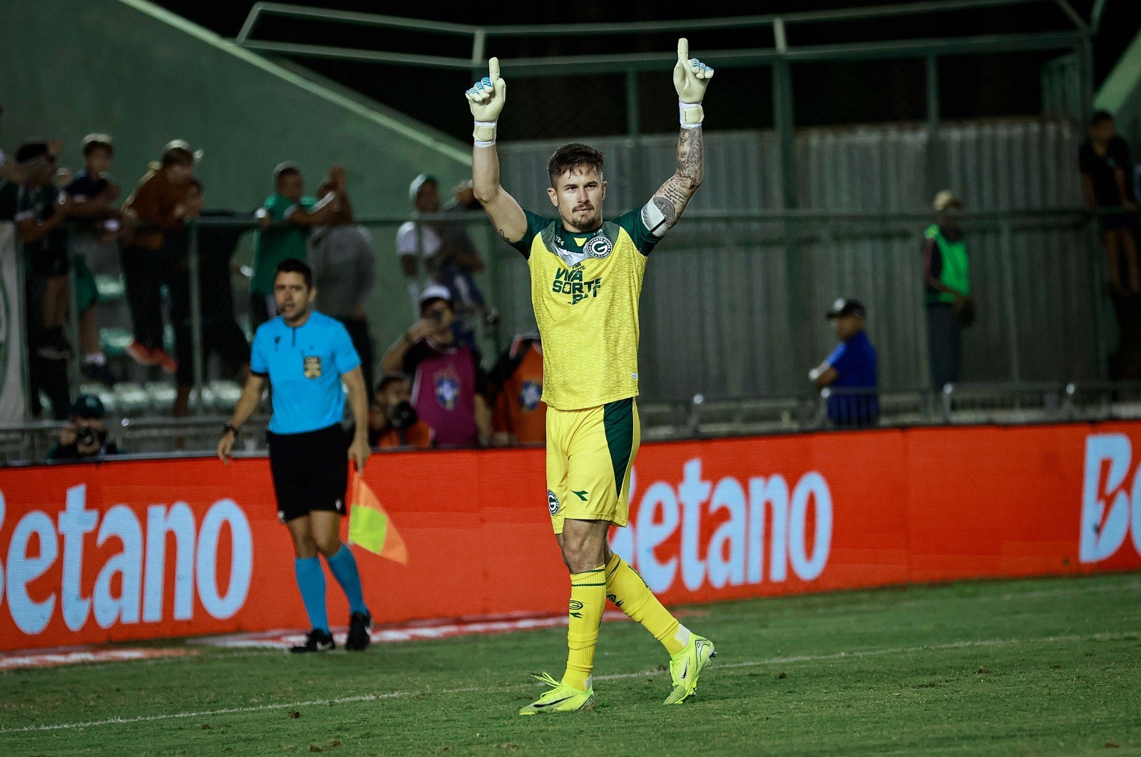 Às vésperas de mais uma decisão, Tadeu completa marca de 35 pênaltis defendidos