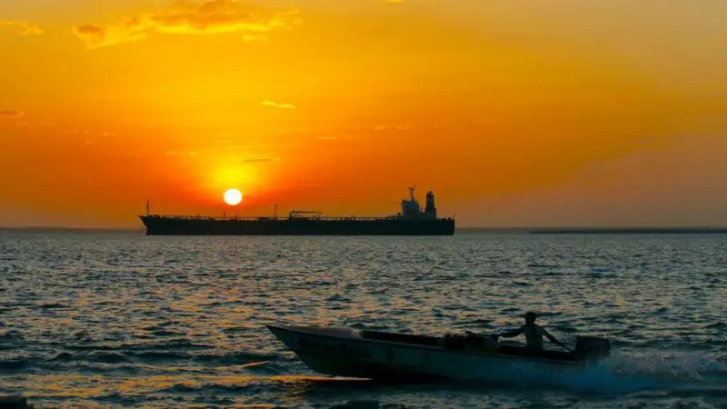 EUA emitem licença autorizando a exploração e produção de petróleo e gás na Venezuela, segundo Tesouro