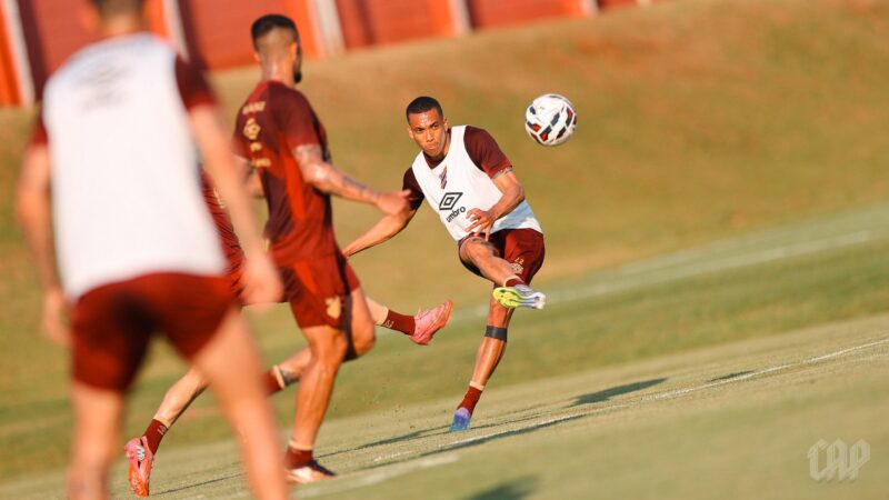 Athletico rescinde contrato com o lateral-direito Madson