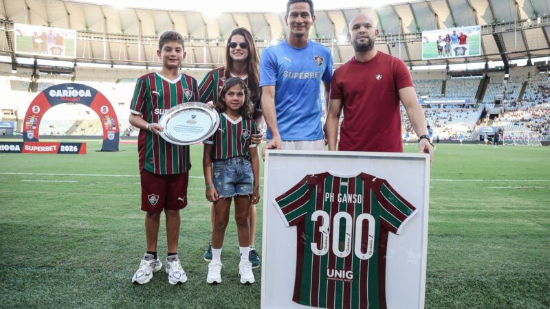 Ganso ganha homenagem por 300 jogos no Fluminense e alerta para reencontro com Vasco
