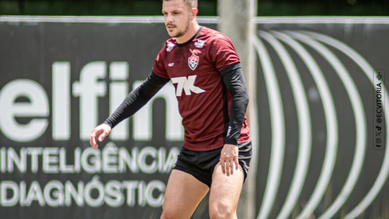 Com Renato Kayzer, Vitória divulga relacionados para pegar o Flamengo; veja lista