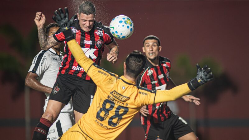Vitória encara o Palmeiras de olho em feito raro no Campeonato Brasileiro
