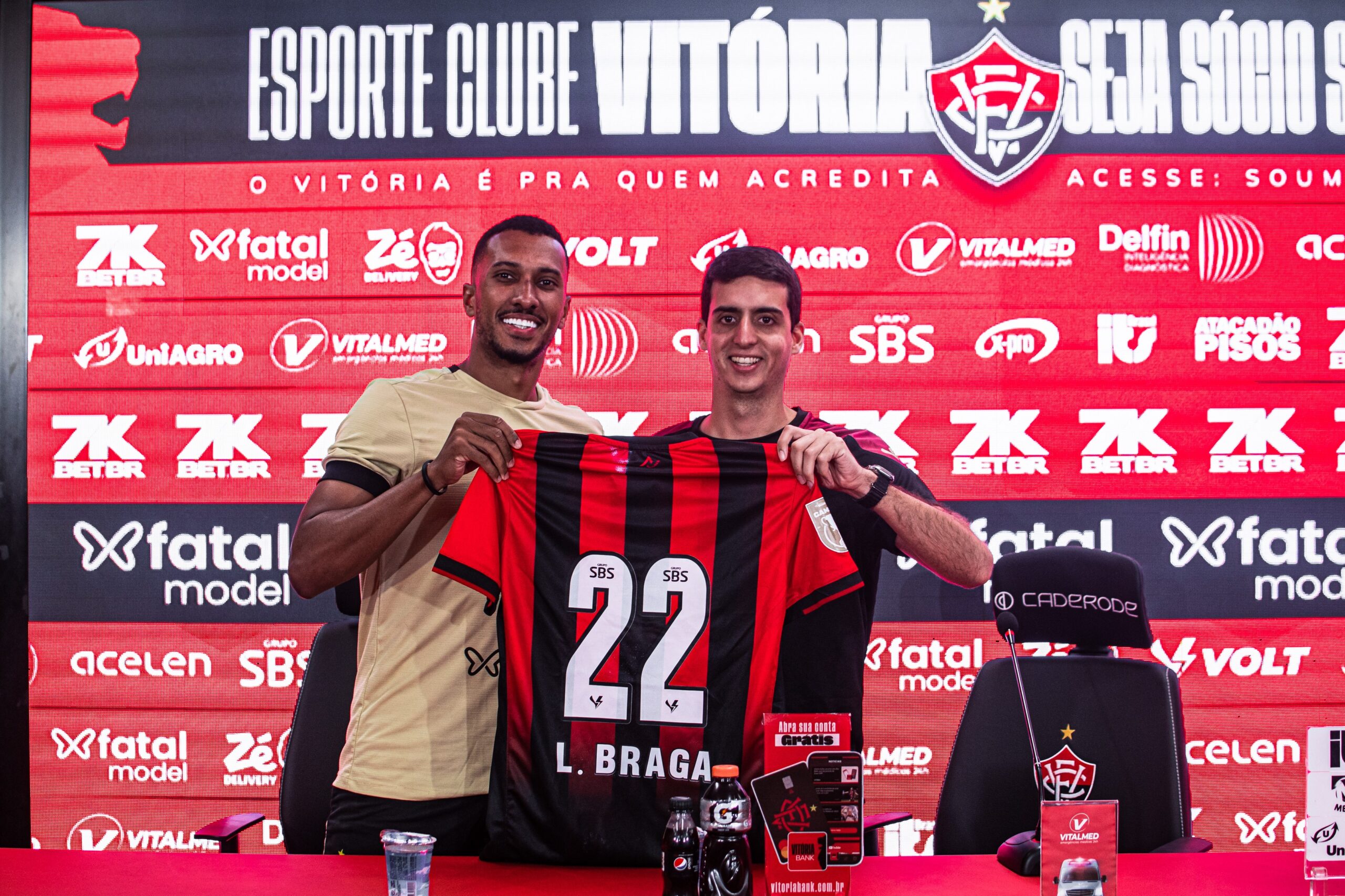 Com saída de Lucas Braga, Vitória aumenta lista de decepções com investimentos de 2025