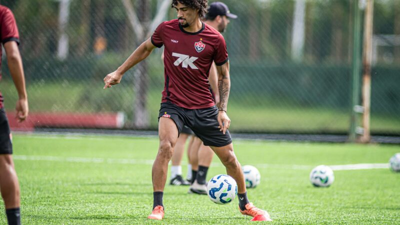 Rodrigo Chagas abre espaço para mais jogadores do time principal do Vitória e cita Fabri