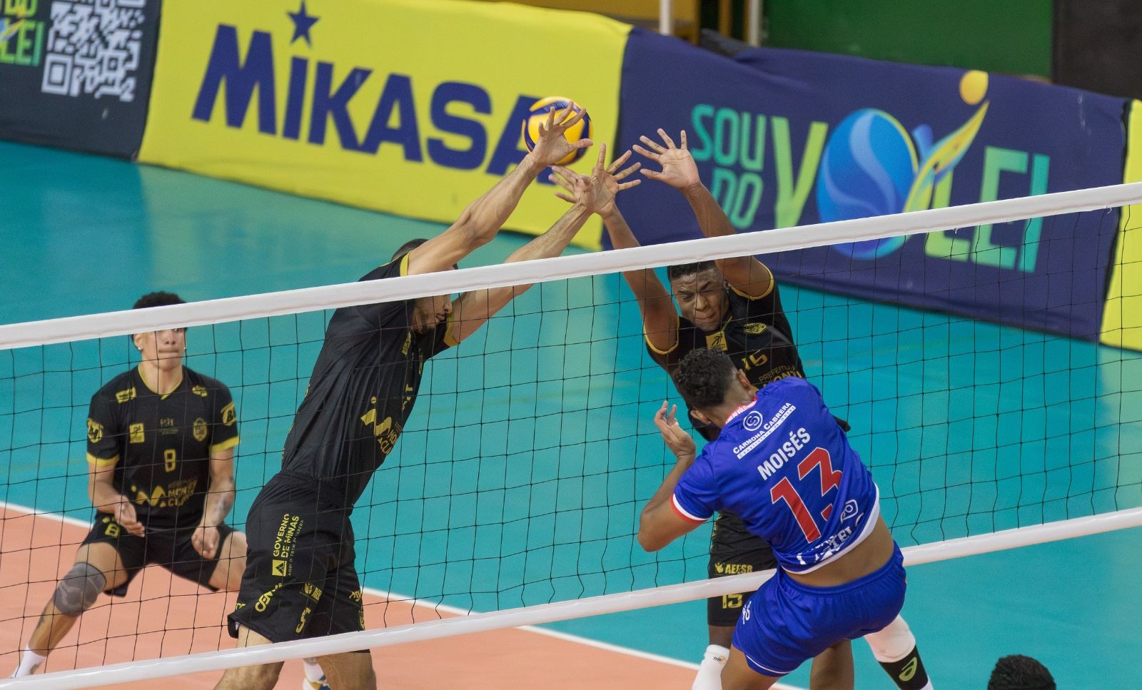 MOC Vôlei vence Apade por 3 sets a 0 e garante vaga antecipada nos playoffs