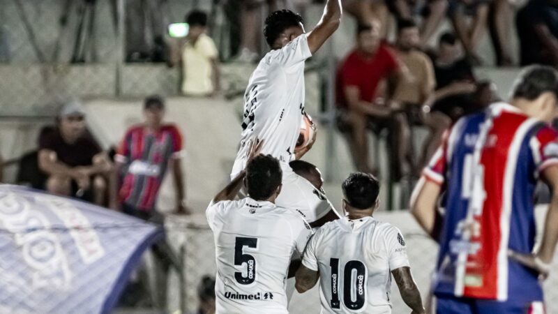Wallyson desencanta e marca centésimo gol com a camisa do ABC