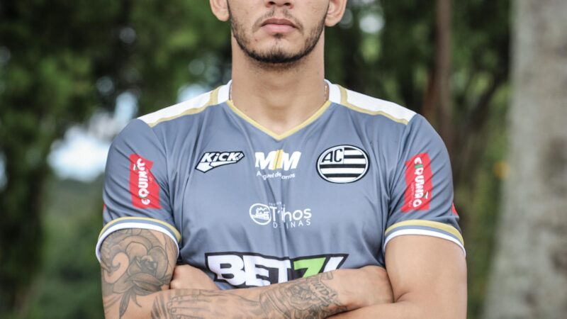 Glauco vibra com volta ao gol do Athletic e valoriza empate contra Atlético-MG