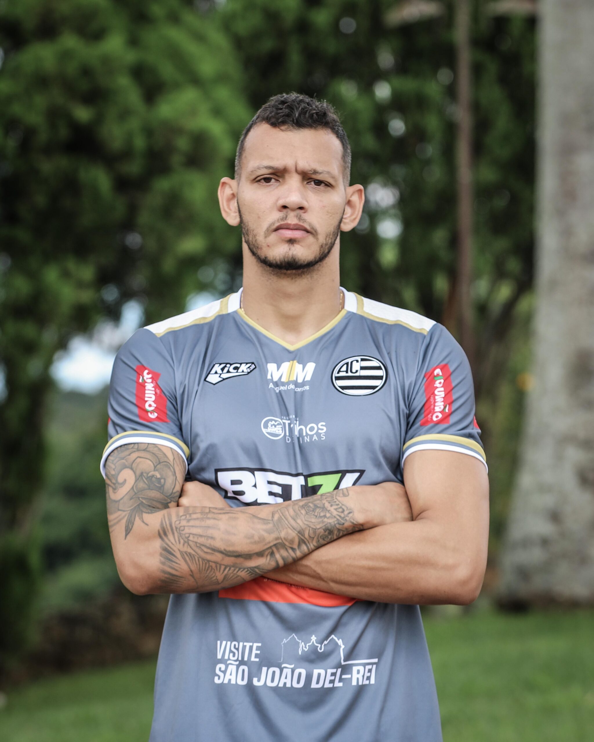 Glauco vibra com volta ao gol do Athletic e valoriza empate contra Atlético-MG