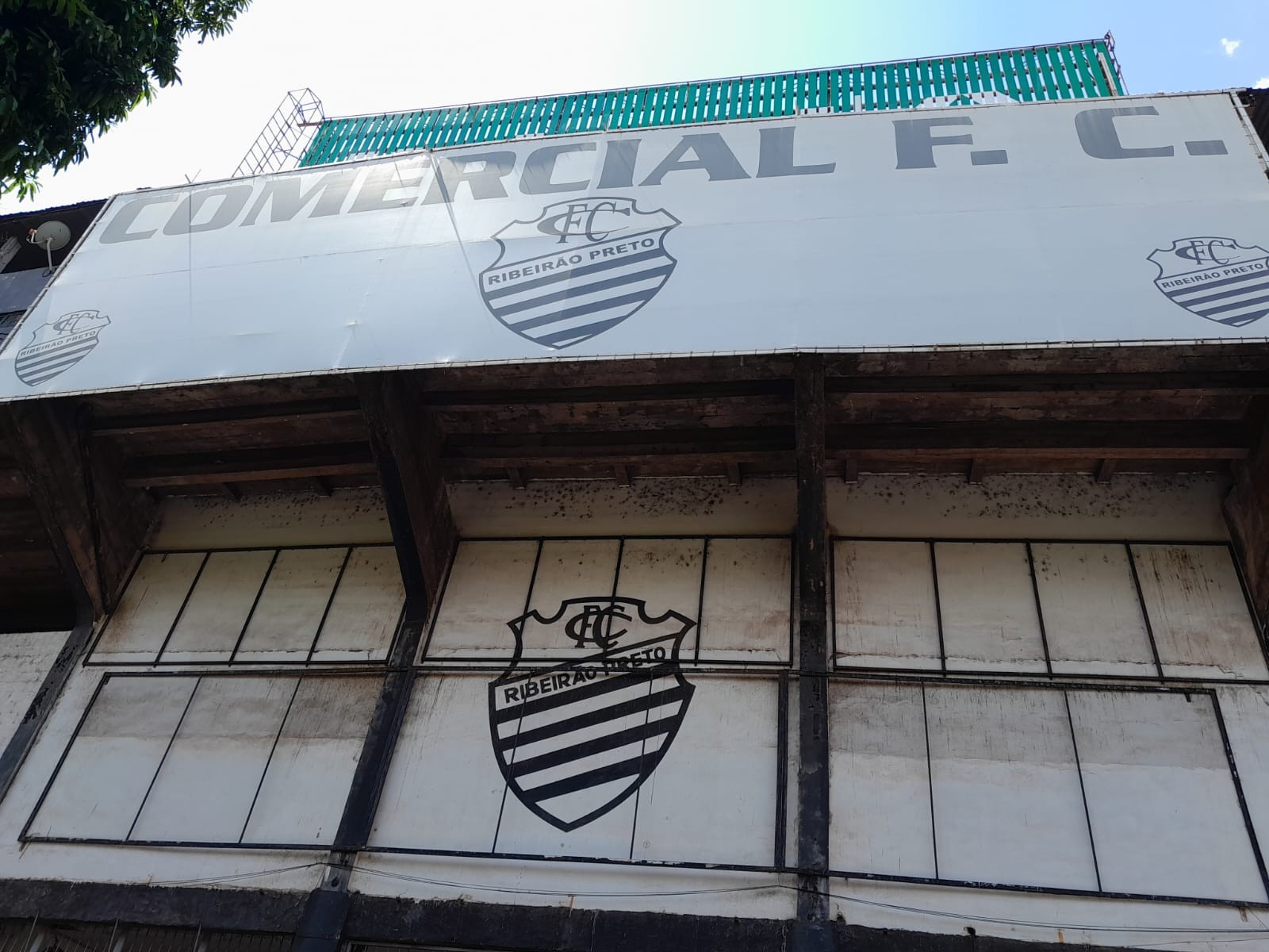 Conselho do Comercial marca reunião para debater crise