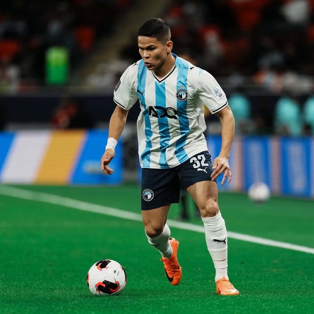 Ewerton Silva marca golaço pelo Pyramids e lance é eleito o mais bonito na Champions da África