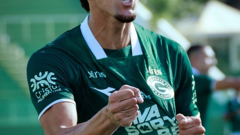 Lucas Rodrigues se firma aos 18 anos e destaca início de temporada do Goiás