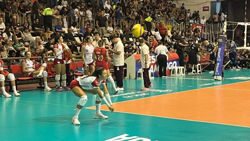 Jogadora do Tijuca volta à Superliga dois meses após ser baleada: “Seguir em frente”