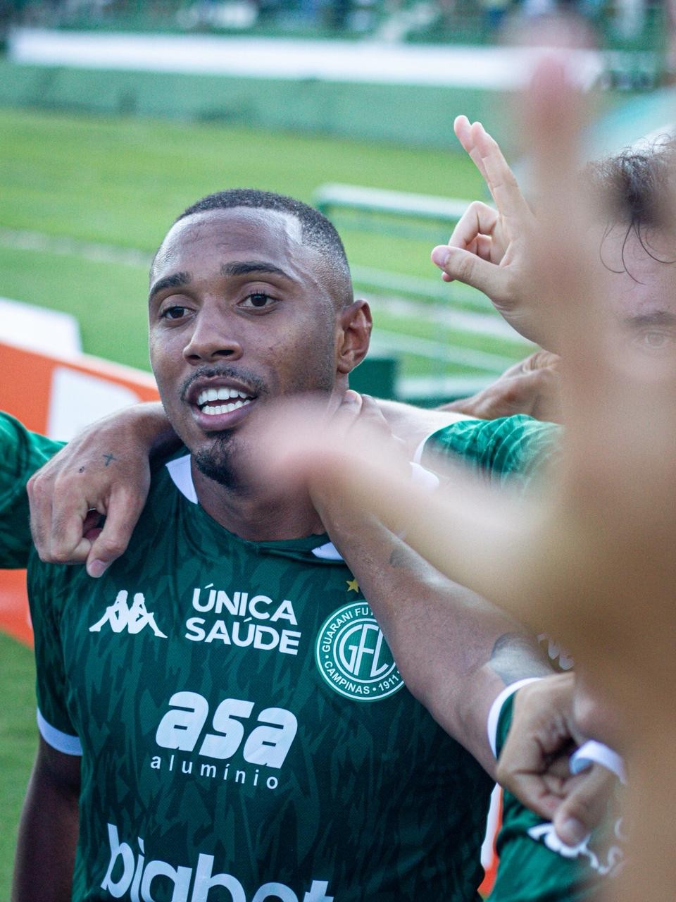 Absolute cinema: herói do Guarani deixou a Ponte duas semanas antes de decidir o dérbi