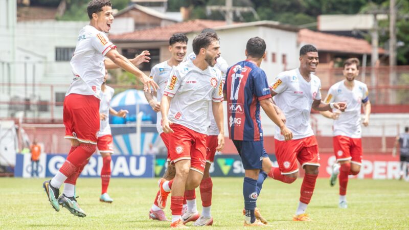 Cristóvão Borges afasta risco do rebaixamento e pode colocar time nas semifinais do Mineiro