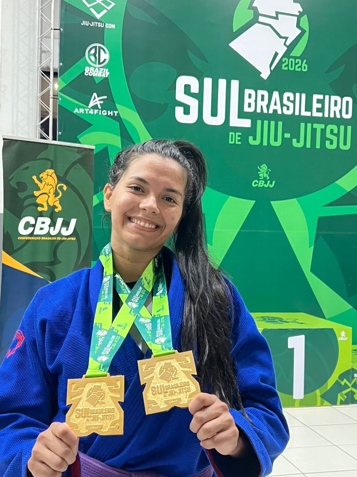Liandra Costa conquista duas medalhas de ouro no campeonato sul-brasileiro de Jiu-Jitsu