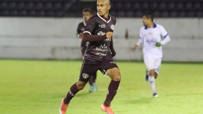 Meia é o mais jovem a estrear pela Ferroviária neste século