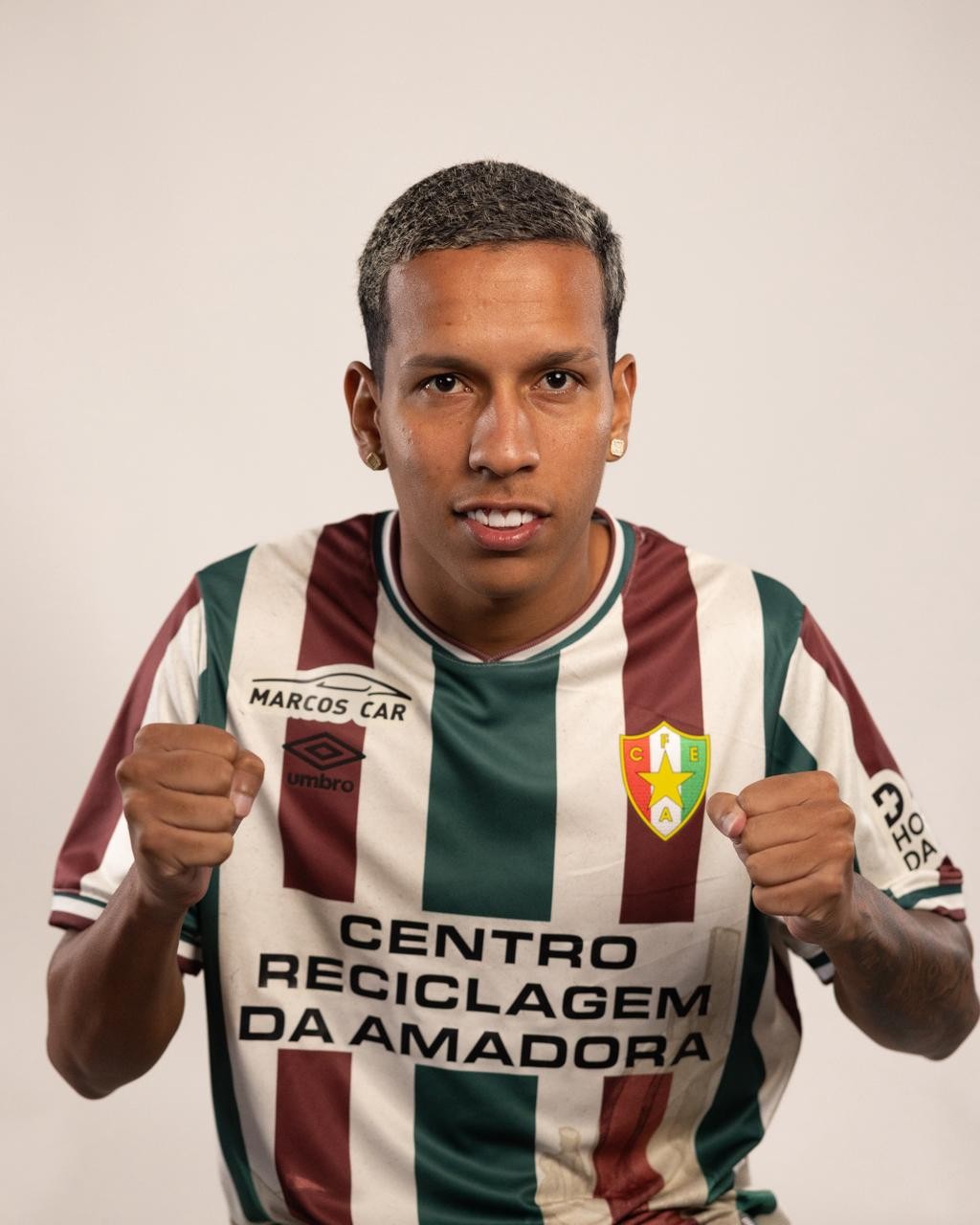 Bragantino empresta lateral Vinícius Lago para o Estrela Amadora-POR