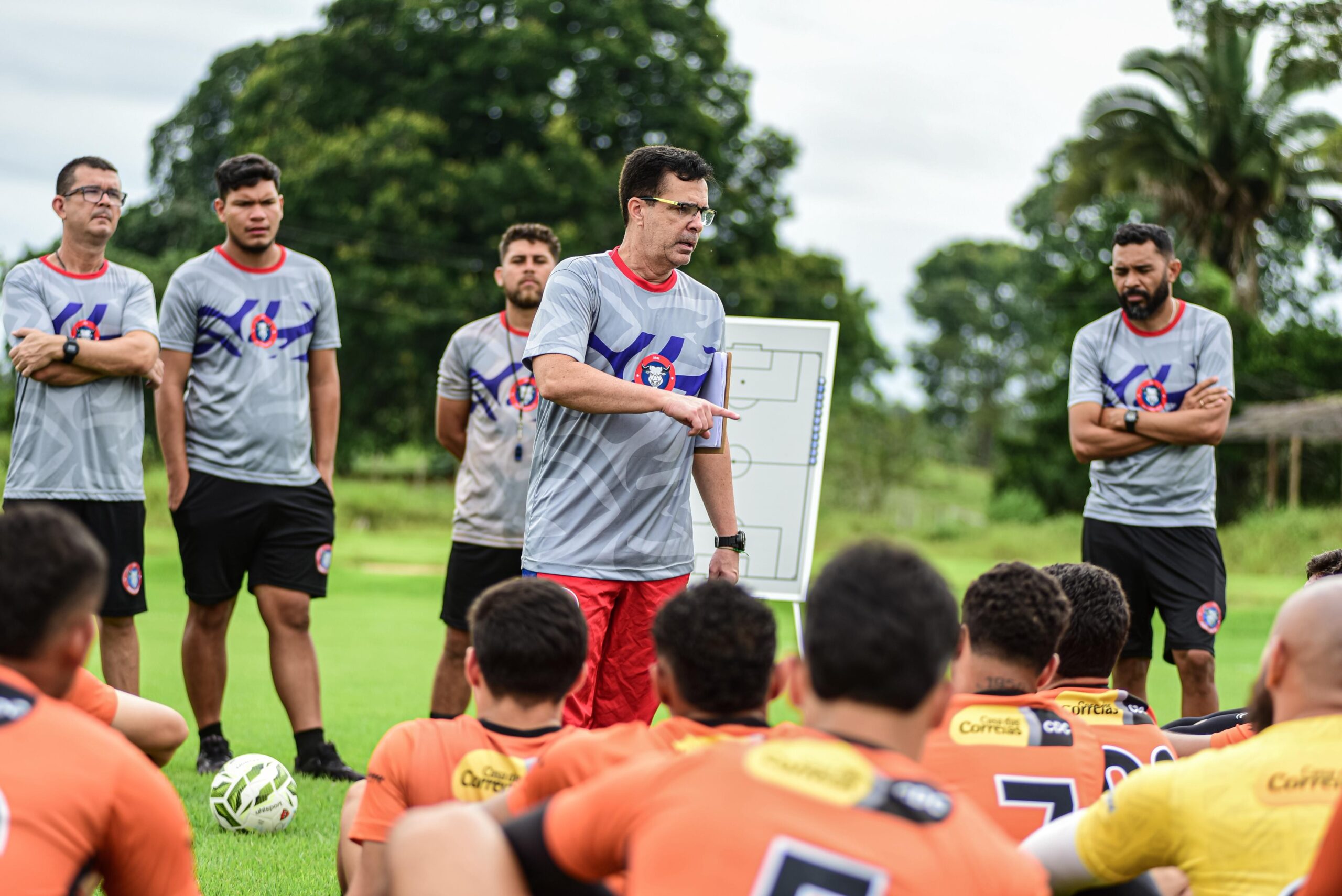 “Estamos focados totalmente nesse 1º jogo”, destaca Júnior Lopes, novo técnico do Parintins