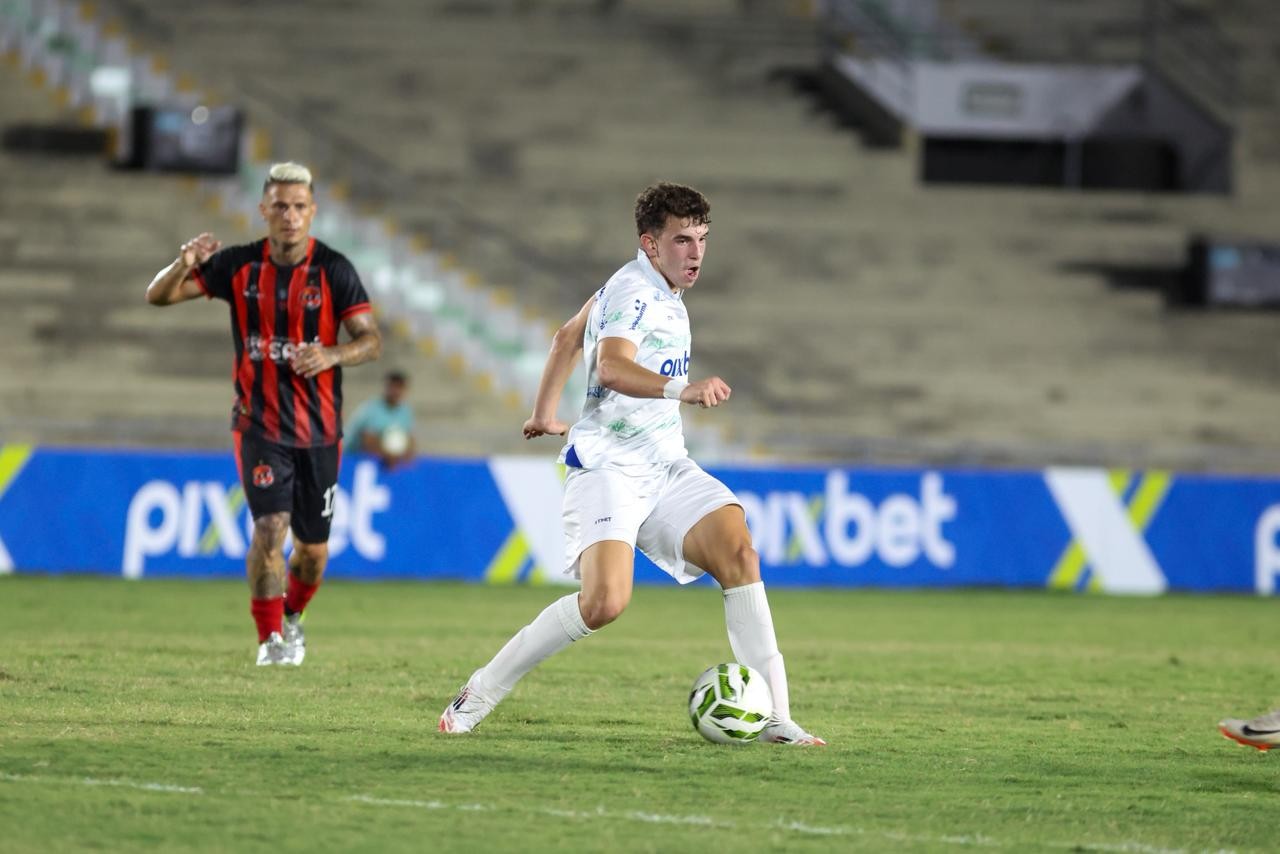 Pedro Victor vibra com 1º gol nos profissionais e exalta desempenho do Serra Branca no Paraibano