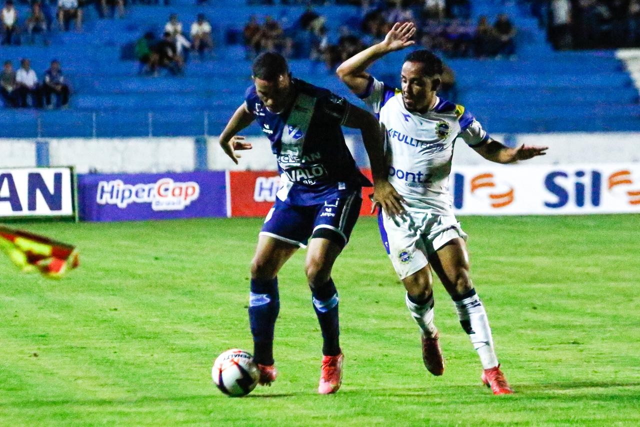 Após derrota no clássico, técnico do Taubaté, Fahel Júnior, fala em “campanha pífia”