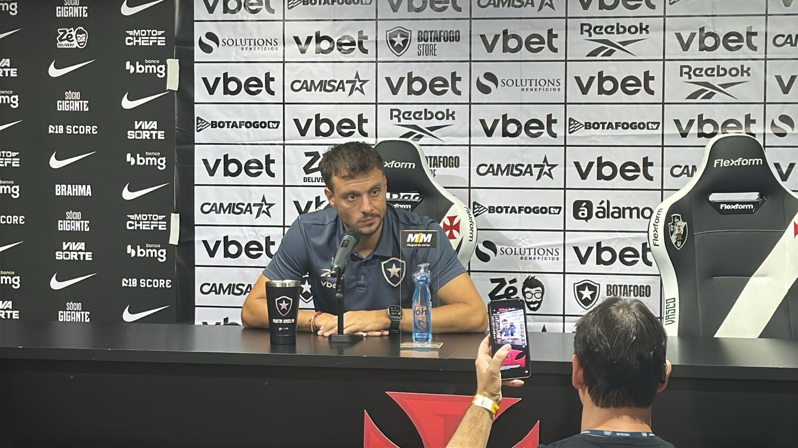 Anselmi lamenta derrota do Botafogo