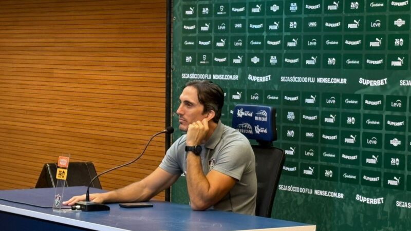 Zubeldia comemora primeira taça no Fluminense e abre leque de opções para falso 9 até chegada de reforço