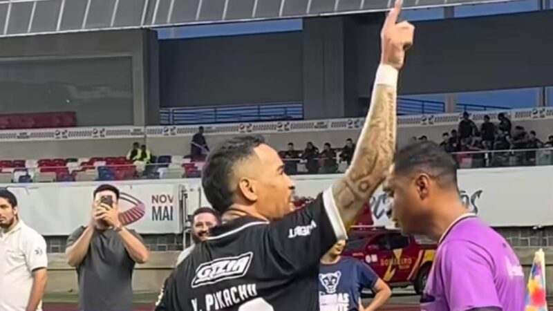 Vídeo: Pikachu canta junto com torcida antes de bater escanteio no primeiro Re-Pa pelo Remo