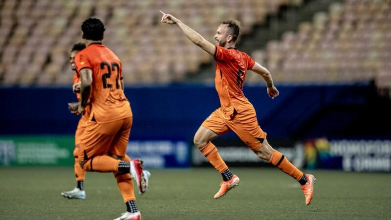 Em jogo movimentado, Manauara vence o Parintins por 2 a 1 na abertura do returno do Barezão