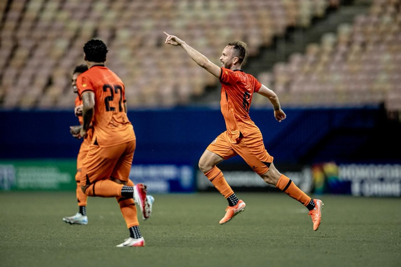 Em jogo movimentado, Manauara vence o Parintins por 2 a 1 na abertura do returno do Barezão