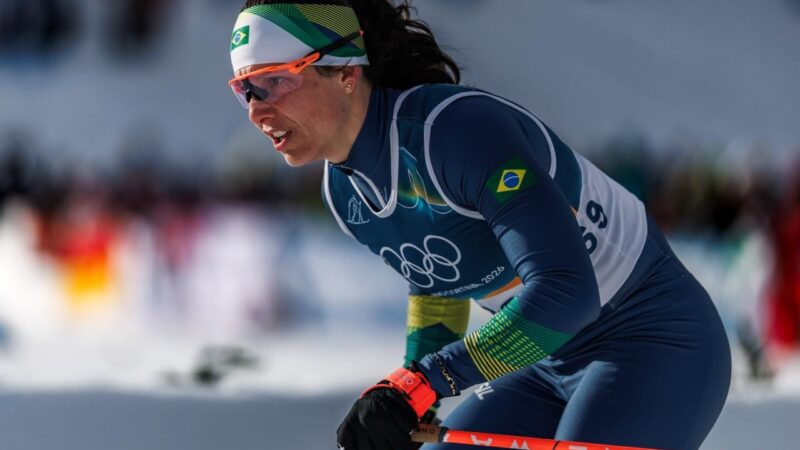 Bruna Moura estreia no esqui cross-country após grave acidente e se emociona: “É inacreditável”