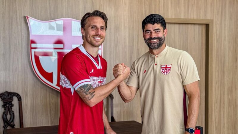 Bressan se apresenta ao CRB e diz estar pronto para estrear contra o CSA