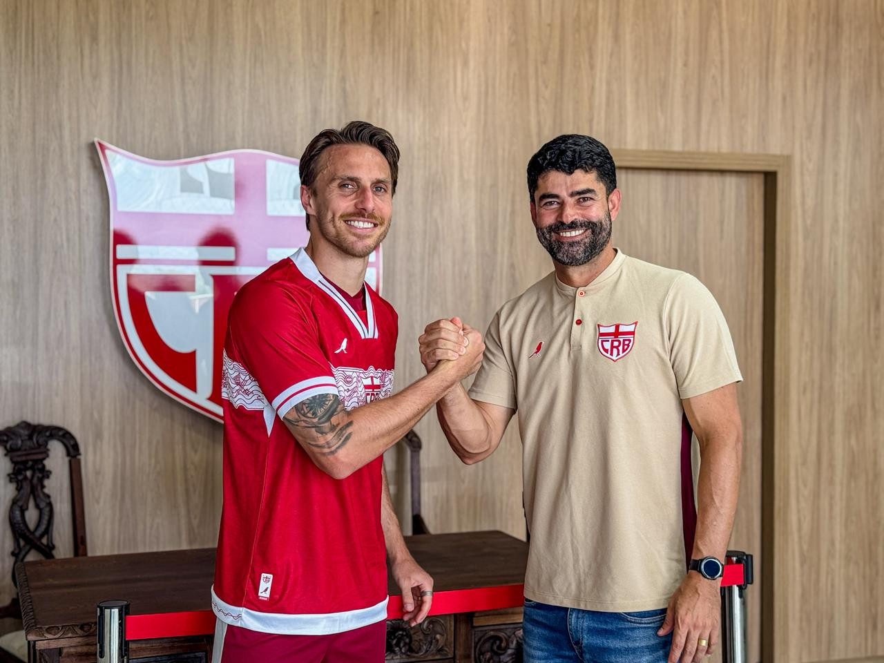 Bressan se apresenta ao CRB e diz estar pronto para estrear contra o CSA