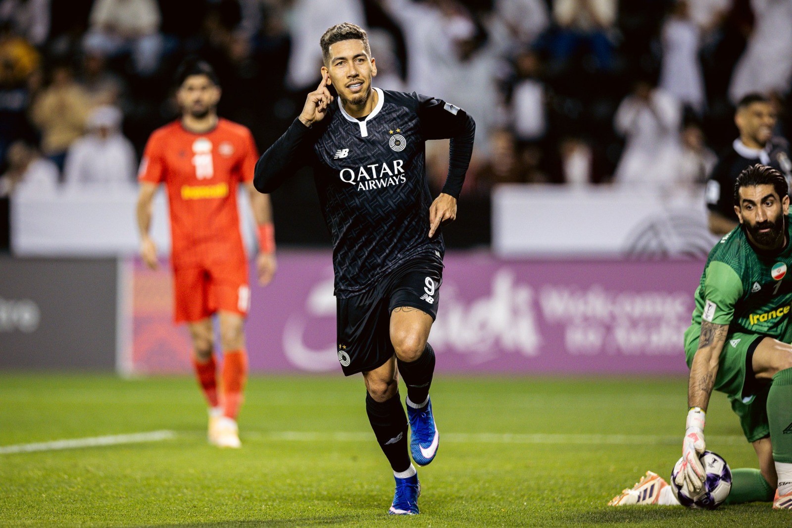 Em boa fase, Roberto Firmino chega a cinco gols nos últimos seis jogos pelo Al Sadd
