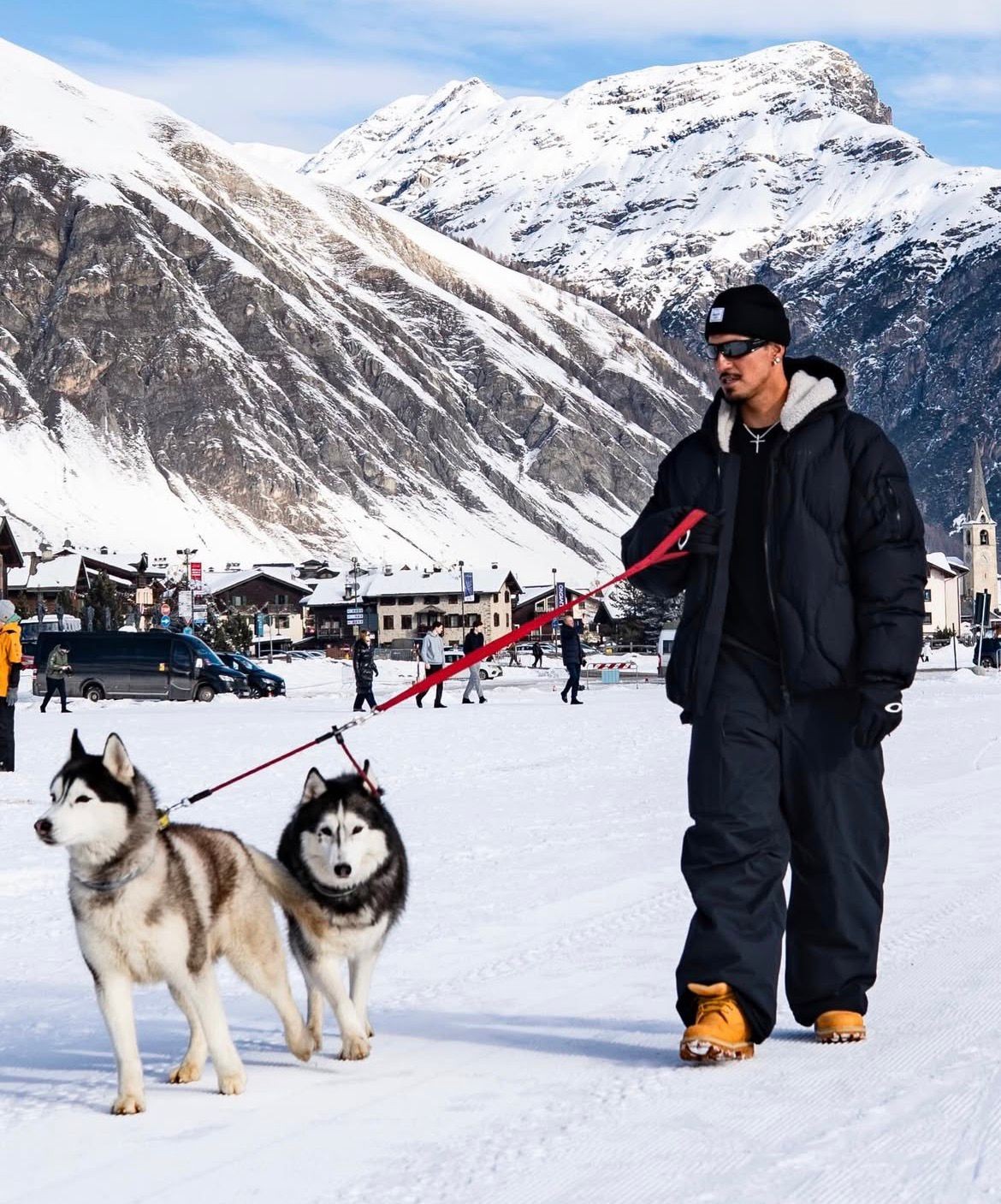 Gabriel Medina experimenta o snowboard numa das sedes das Olimpíadas de Inverno