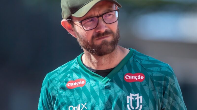 Maringá anuncia a saída do técnico Rodrigo Chipp