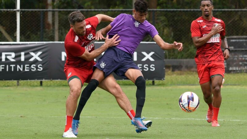 Portuguesa divide elenco e faz jogo-treino contra sub-20 do Corinthians
