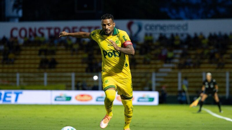 Reinaldo dispara contra arbitragem de Mirassol x Cruzeiro: “Querem tirar nossa invencibilidade na marra”