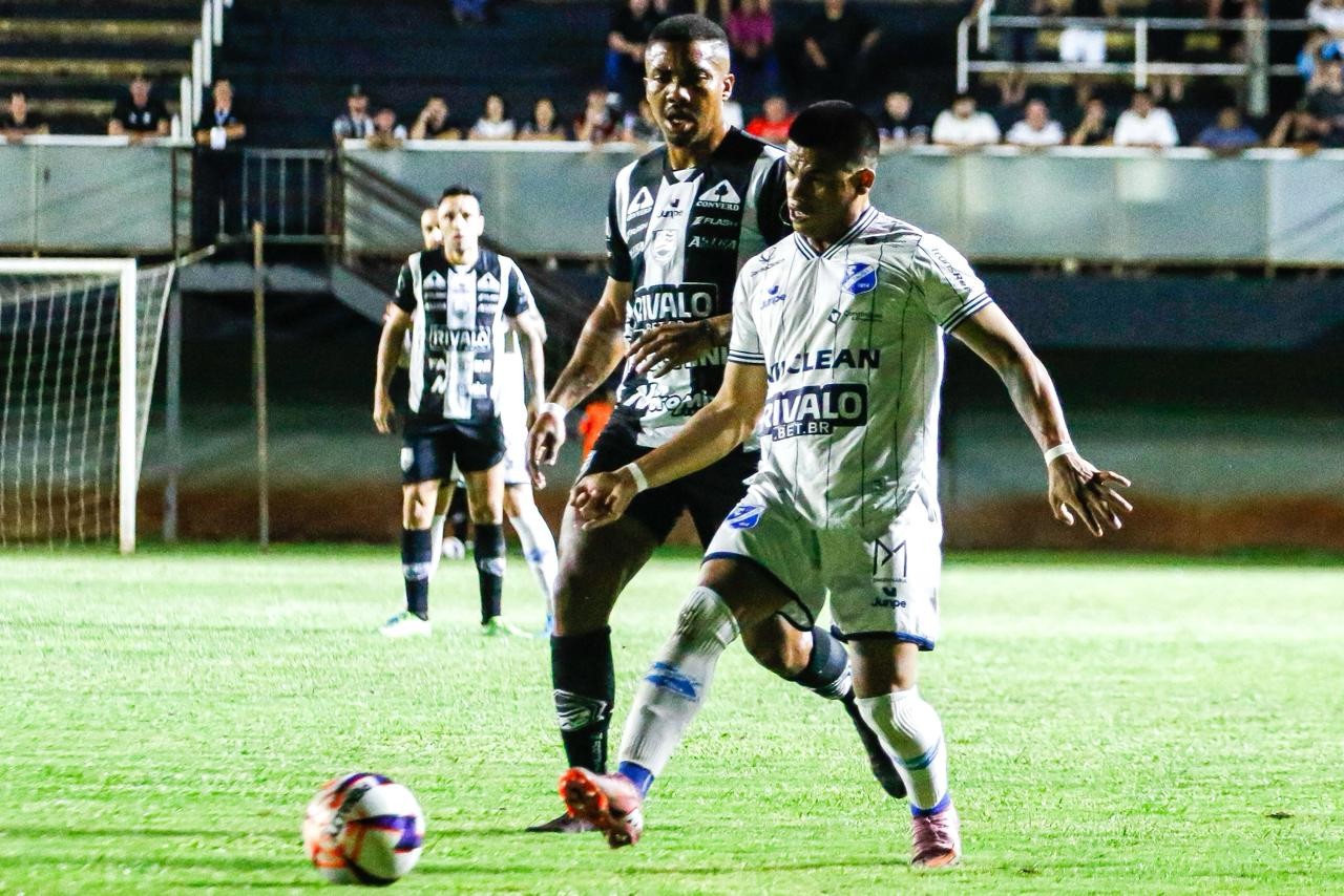 Após primeira vitória, Taubaté encara Monte Azul e mira novo triunfo para se afastar da degola