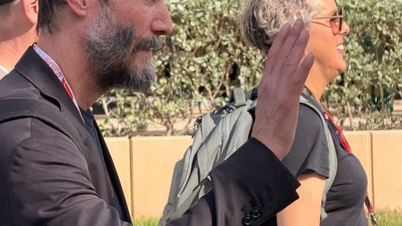 Keanu Reeves e Carlos Alcaraz acompanham testes da F1 2026