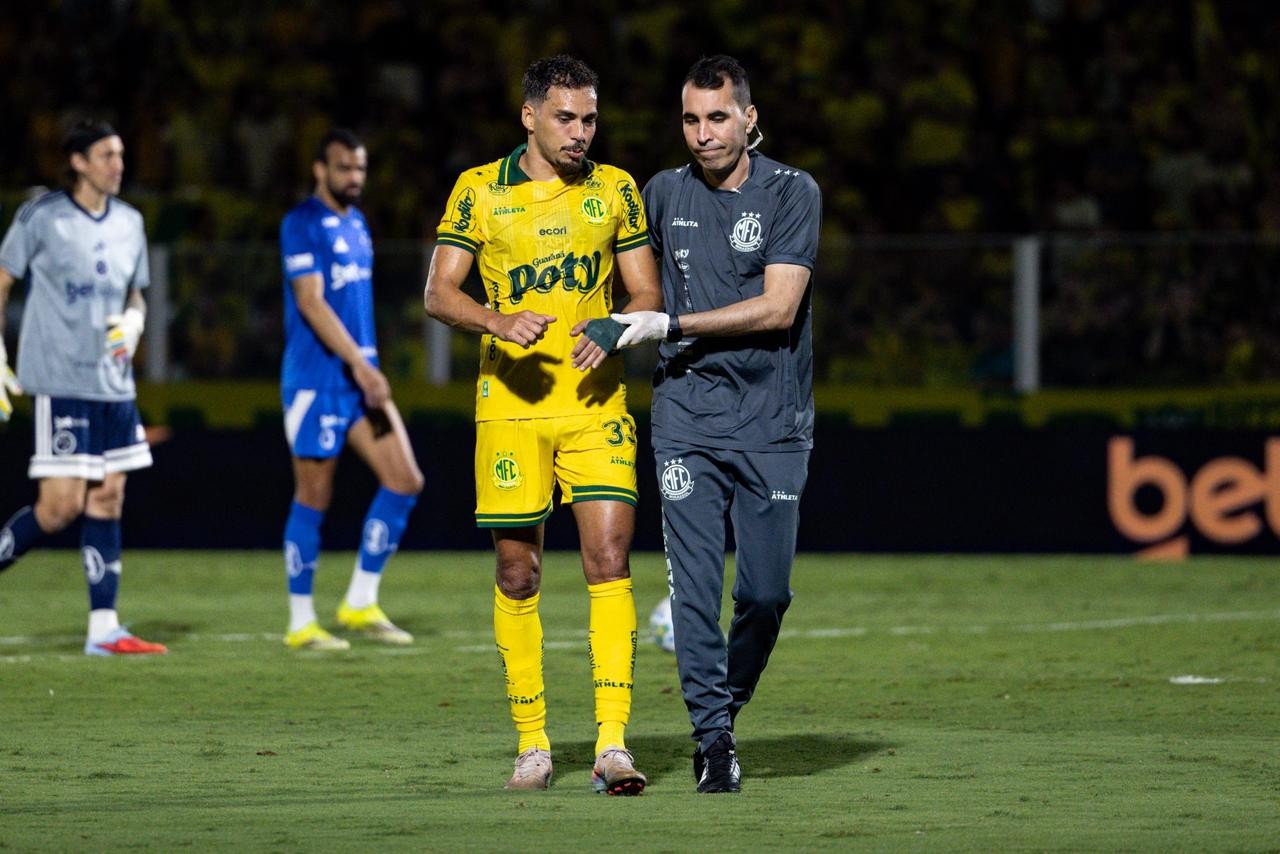 Eduardo fará cirurgia após fratura no punho e desfalca o Mirassol