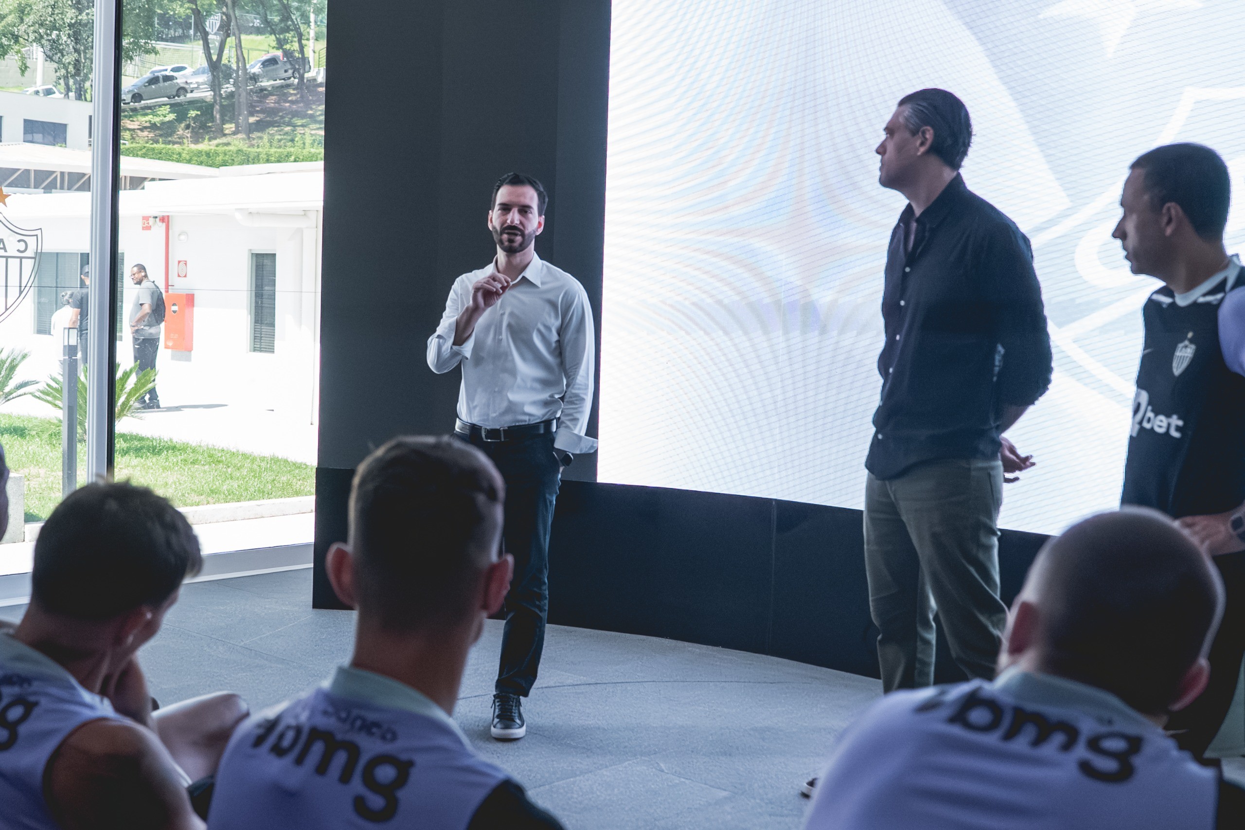 Diretoria do Atlético-MG tem reunião com jogadores antes de treino na Cidade do Galo
