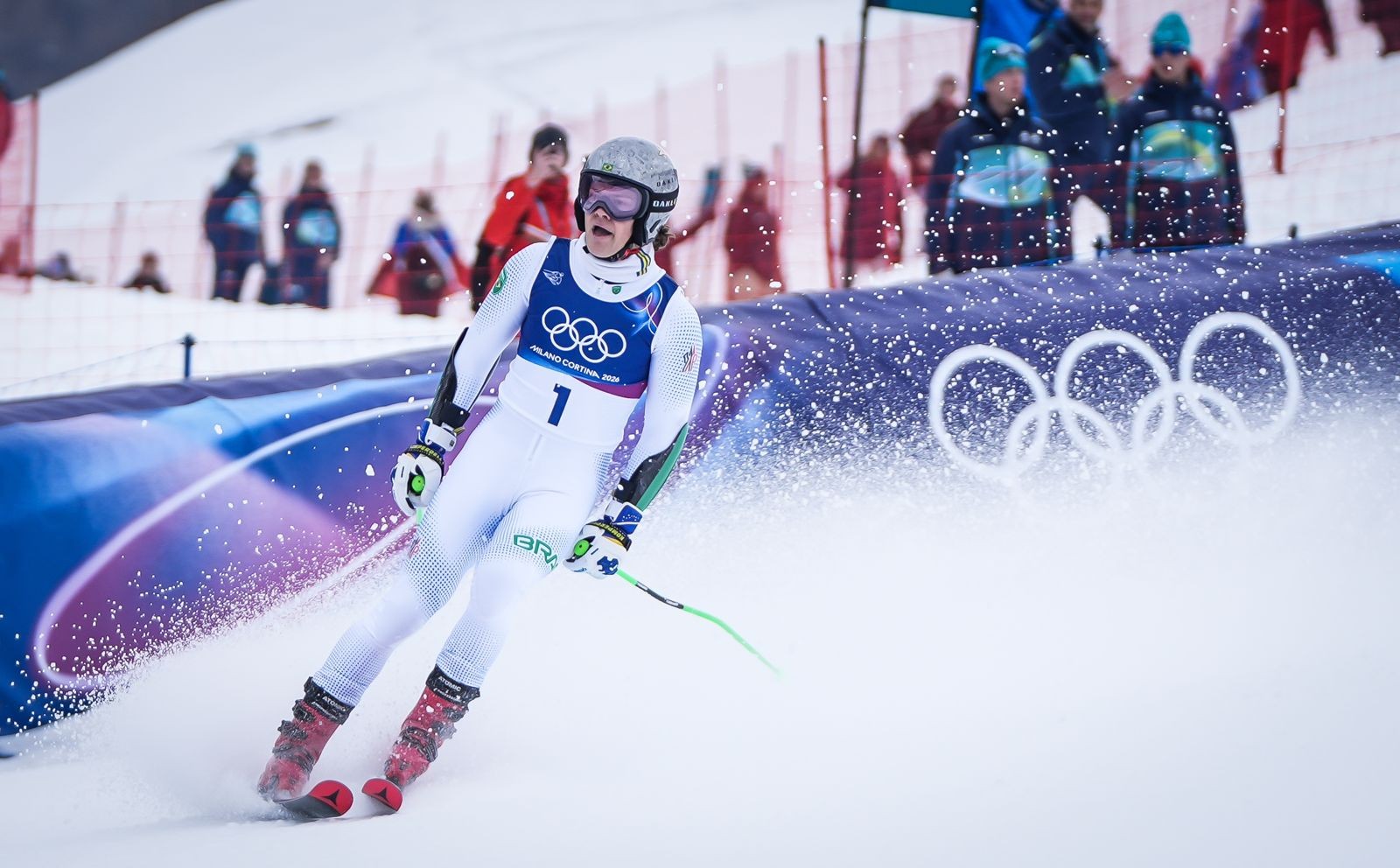 Lucas Pinheiro lidera primeira descida e se aproxima de ouro inédito para o Brasil