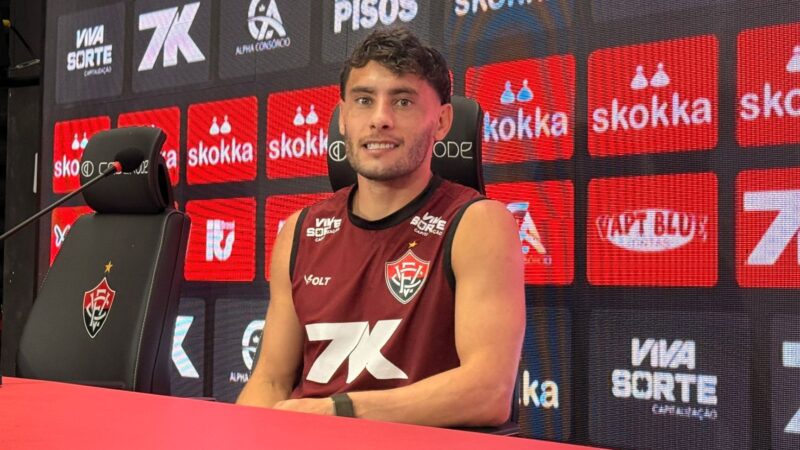 Martínez projeta mais minutos pelo Vitória e fala sobre amizade com Marinho e Kayzer: “Facilita”