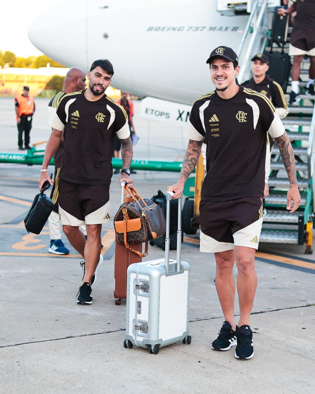 Flamengo chega a Buenos Aires para enfrentar o Lanús na Recopa