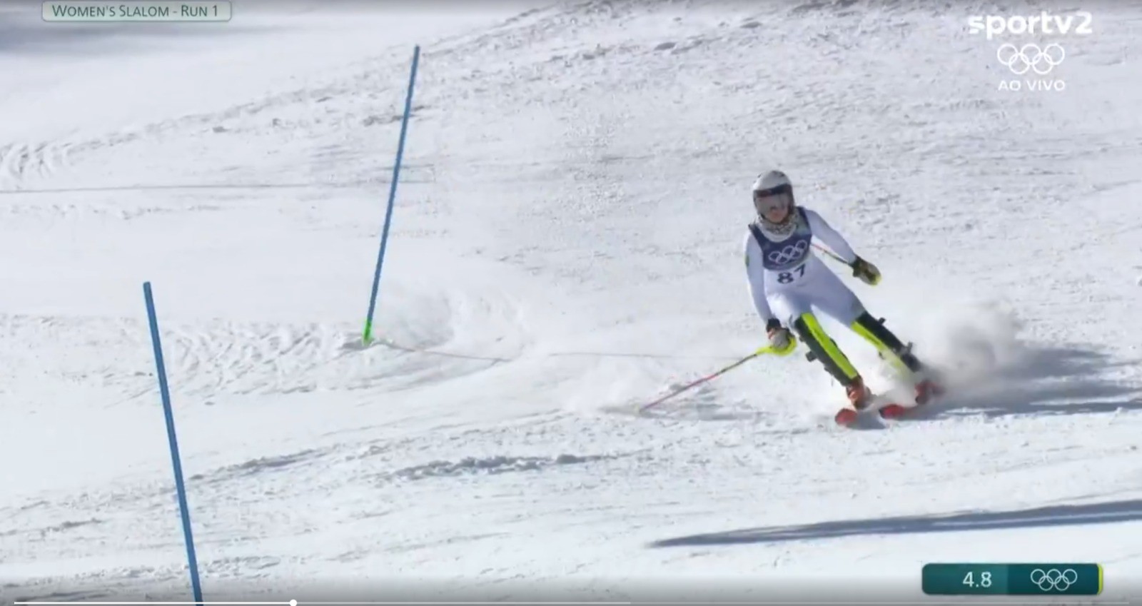 Alice Padilha erra na primeira descida no slalom e é eliminada da competição