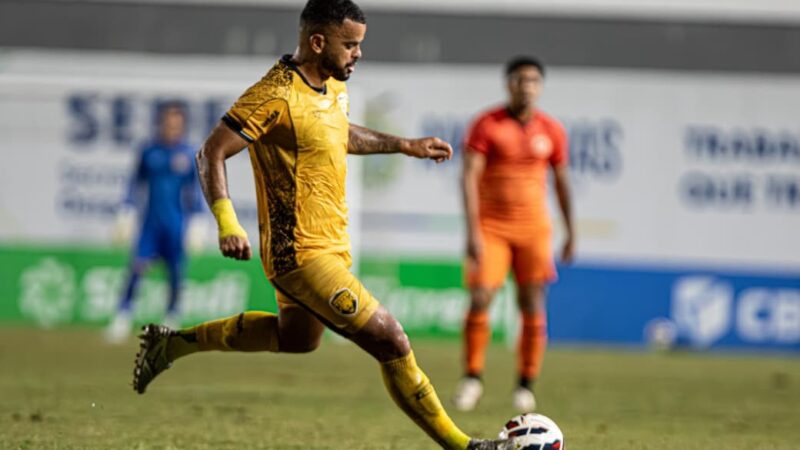 Tavares mantém foco no título do returno, mas cita dificuldade: “Os caras dão vida contra a gente”