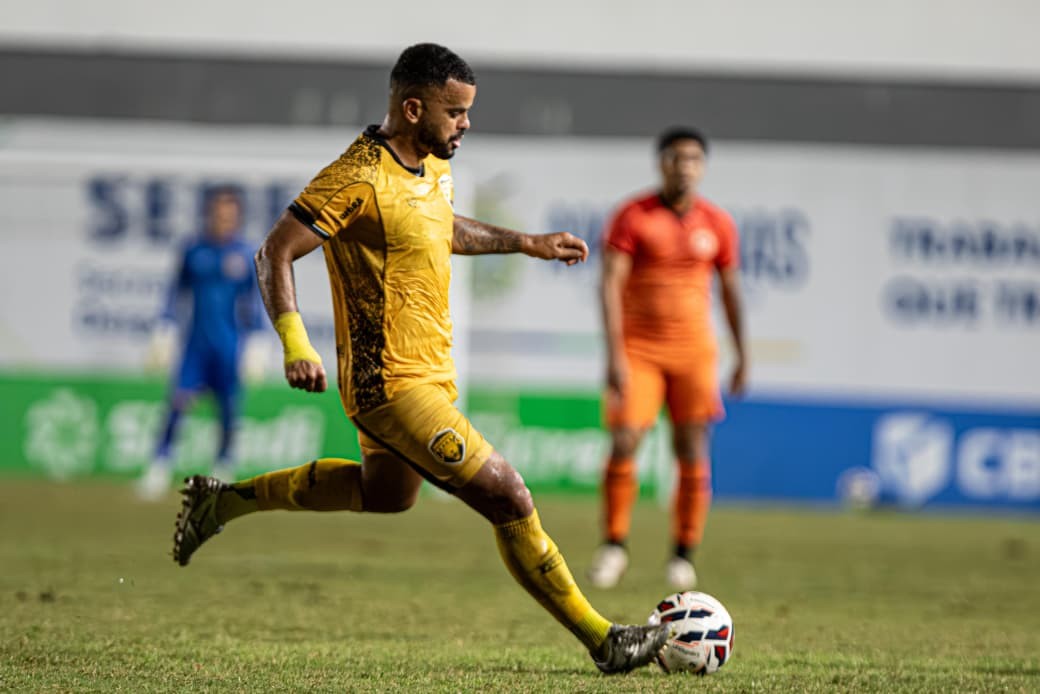 Tavares mantém foco no título do returno, mas cita dificuldade: “Os caras dão vida contra a gente”