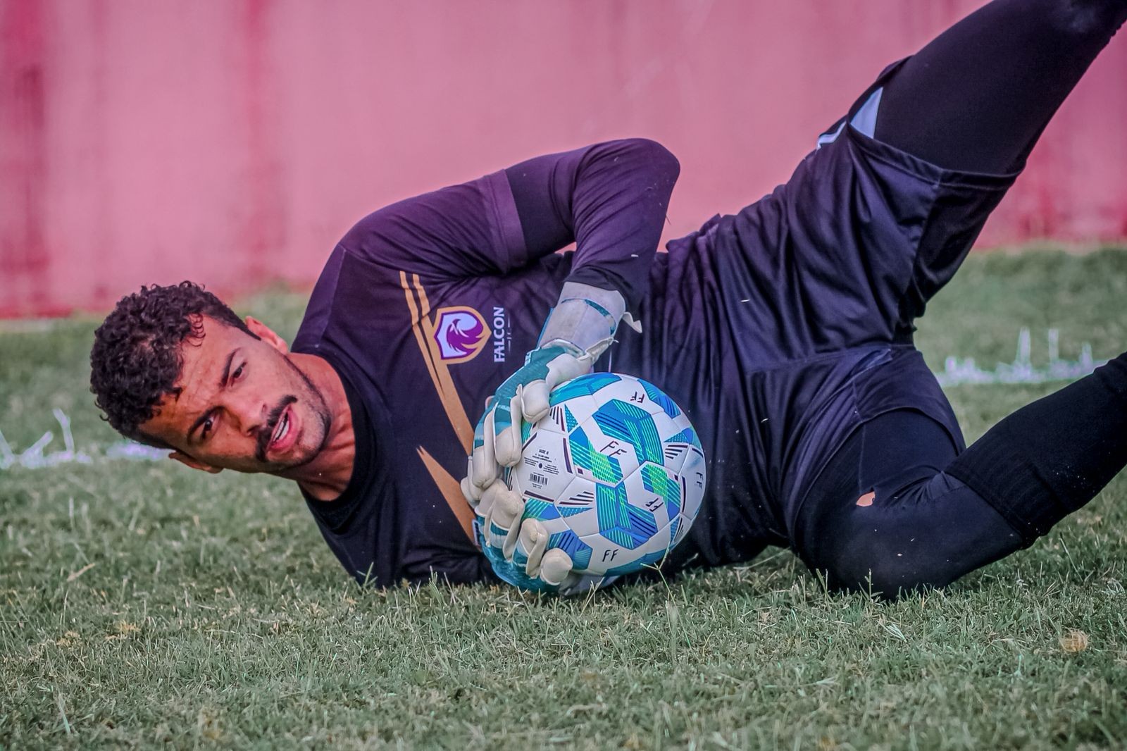Goleiro Cadu exalta crescimento e força mental do Falcon para eliminatória com o Itabaiana