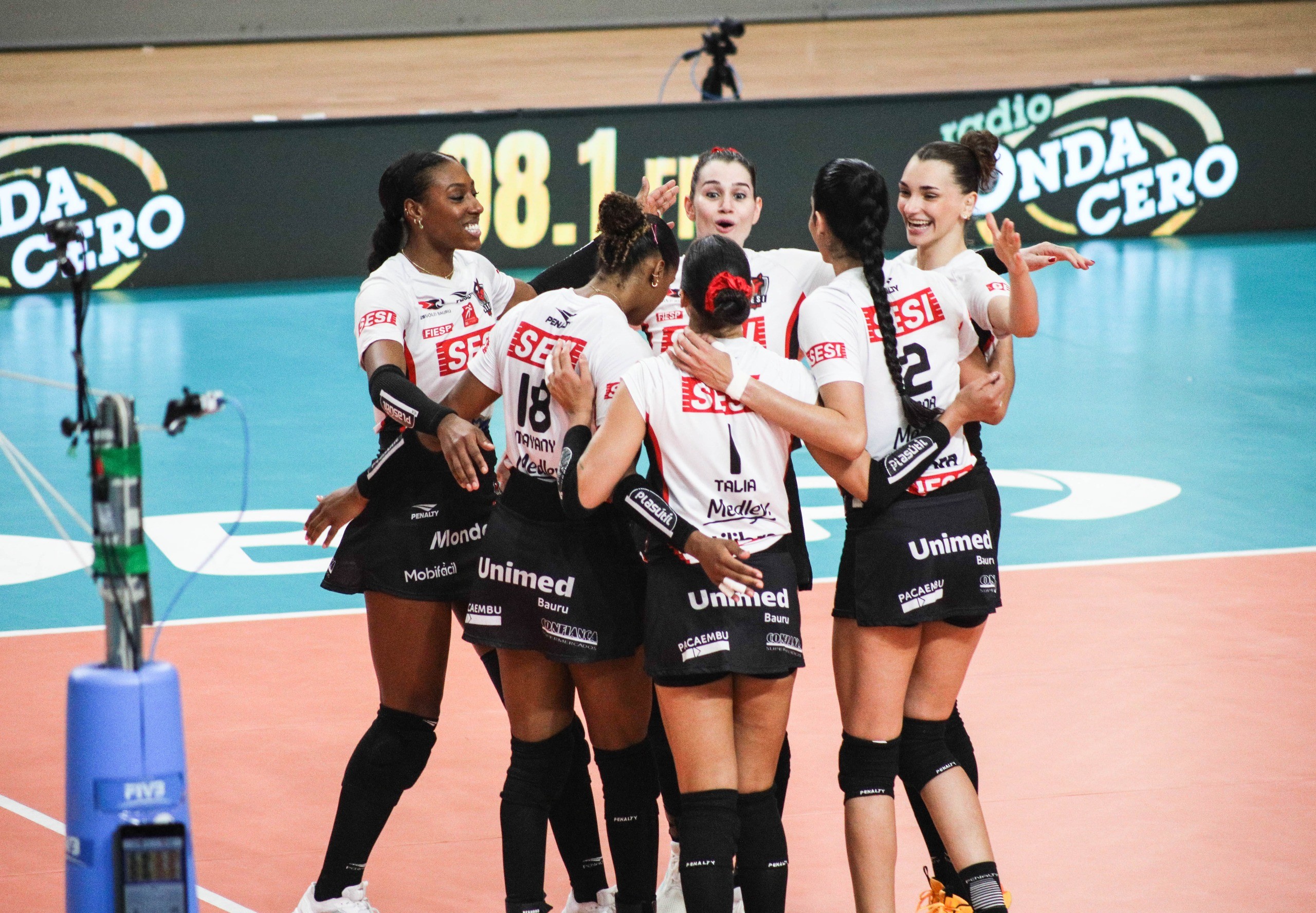 Sesi-Bauru amassa o Club UVIV-EQU em estreia no Sul-Americano de Clubes feminino